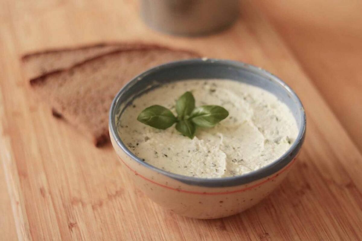 Basilikumdip-e1618297115922.jpg