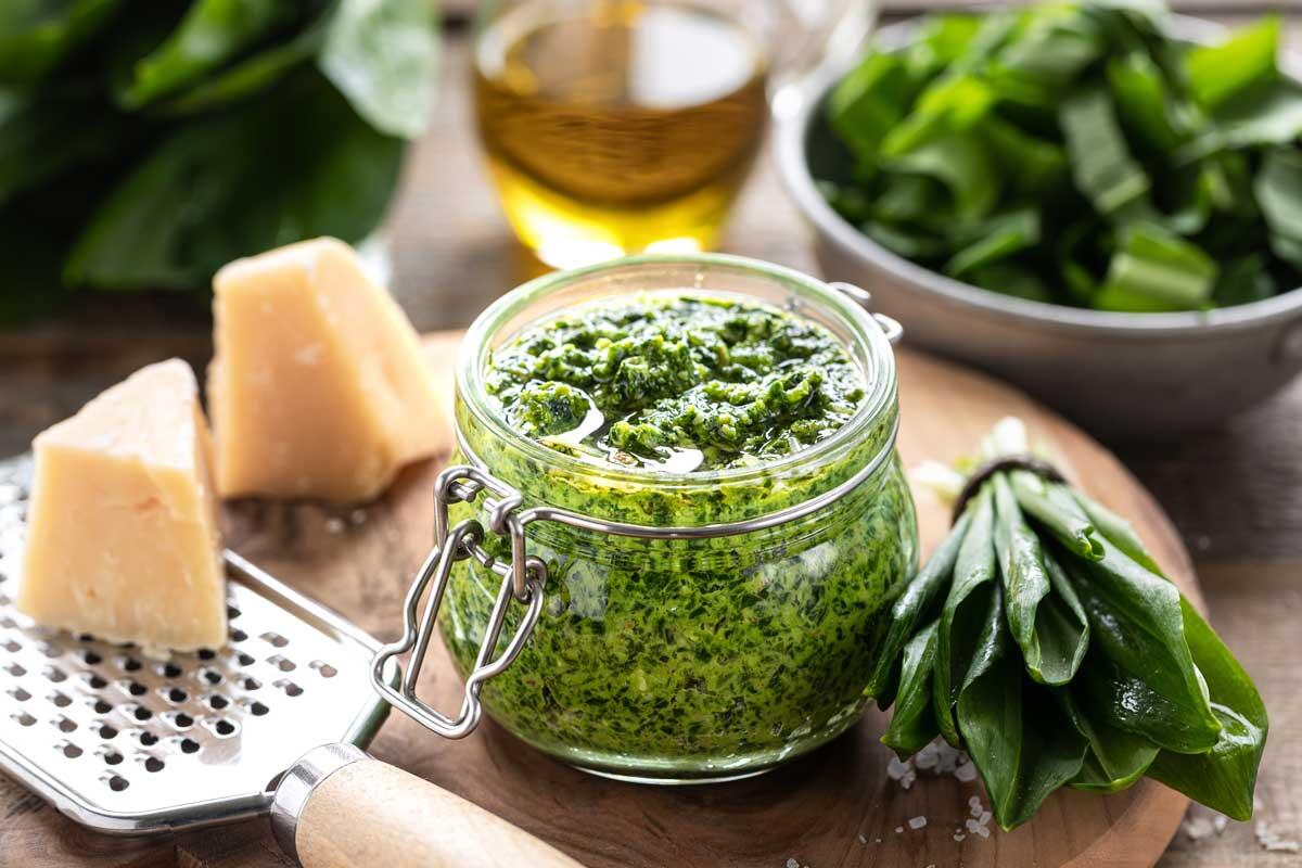 baerlauch-parmesan-pesto.jpg