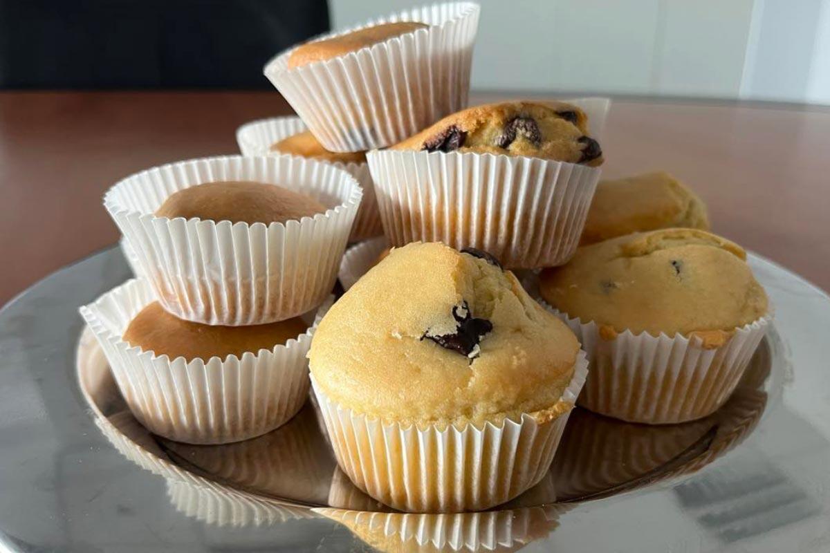 muffins-mit-schokostuecken.jpg